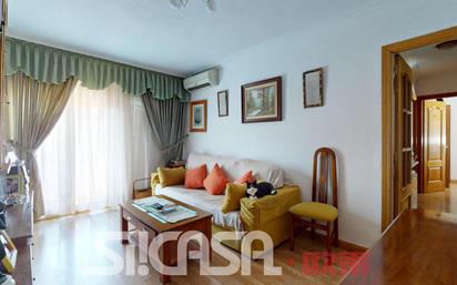 Living room of Flat for sale in Parla  with Air Conditioner and Terrace