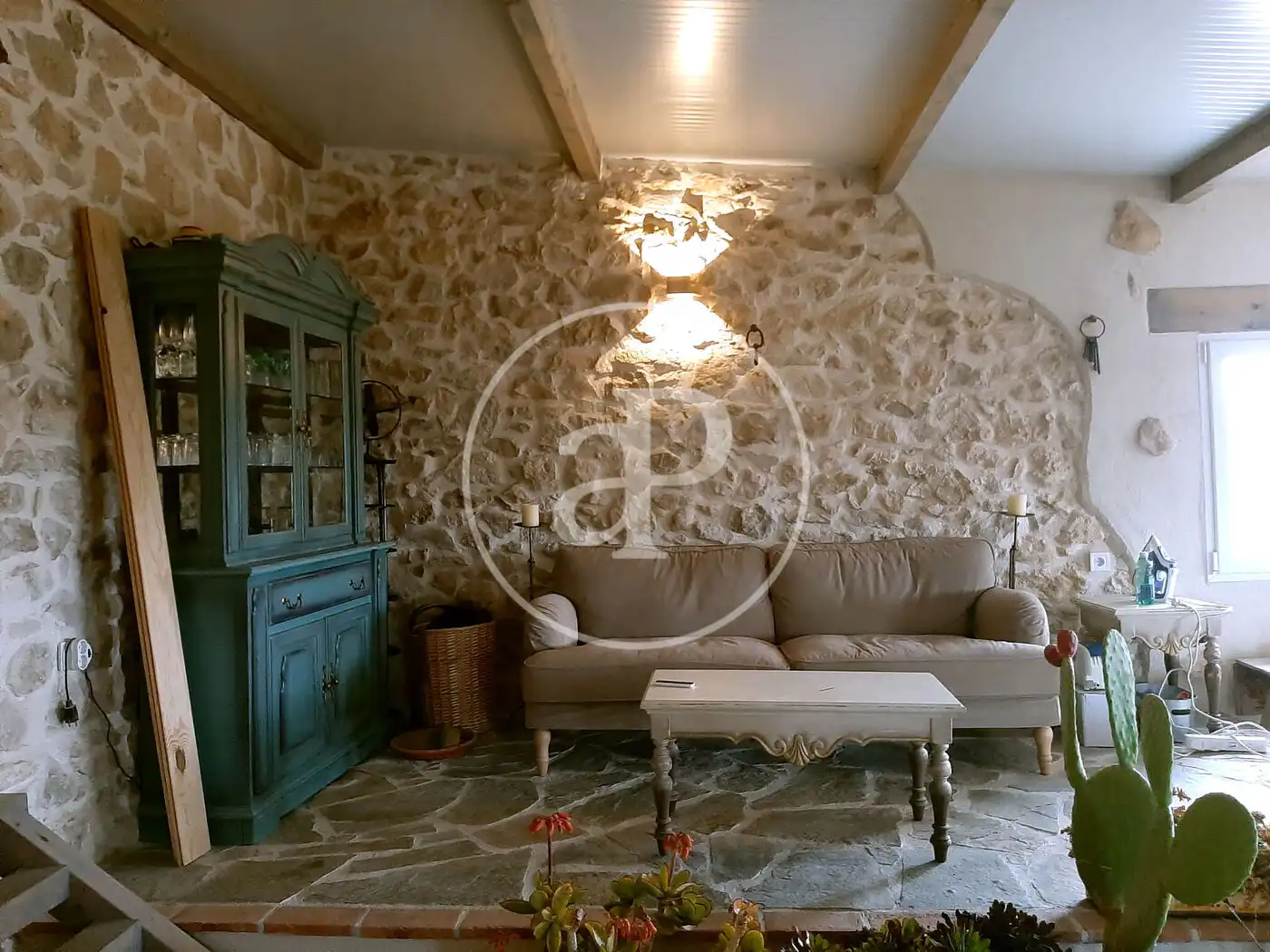Sala d'estar de Finca rústica en venda en Torremanzanas / La Torre de les Maçanes amb Calefacció, Jardí privat i Terrassa
