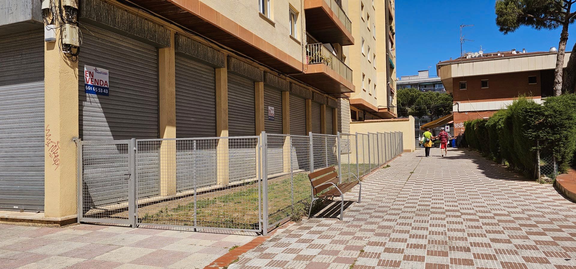 Vista exterior de Local en venda en Lloret de Mar