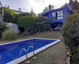 Swimming pool of House or chalet for sale in Sitges  with Air Conditioner, Terrace and Swimming Pool