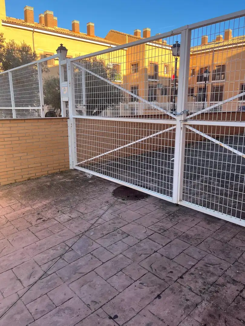Jardín de Piso en venta en Alameda de la Sagra con Calefacción, Jardín privado y Trastero