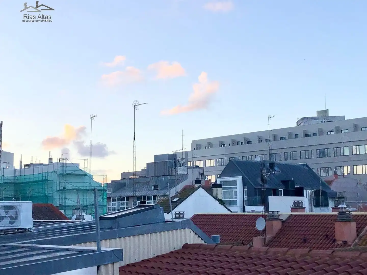 Vista exterior de Piso en venta en A Coruña Capital  con Calefacción