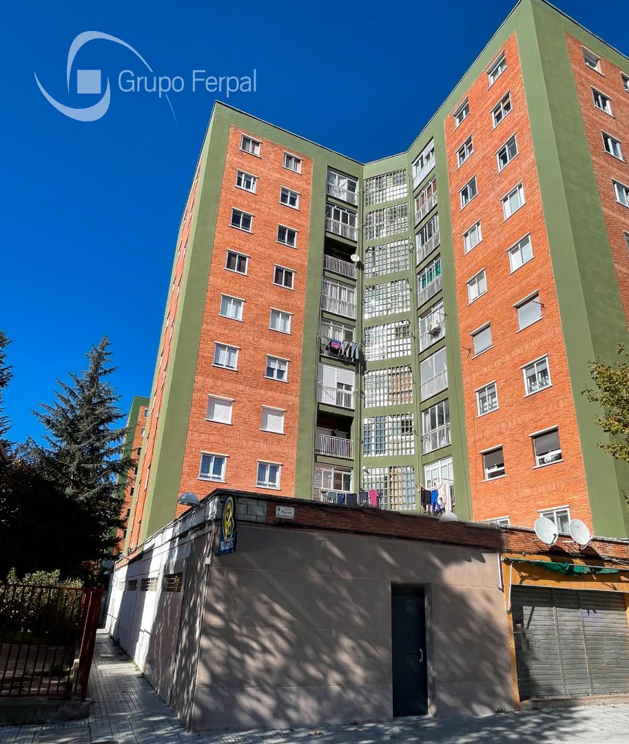 Vista exterior de Local en venda en Salamanca Capital amb Alarma