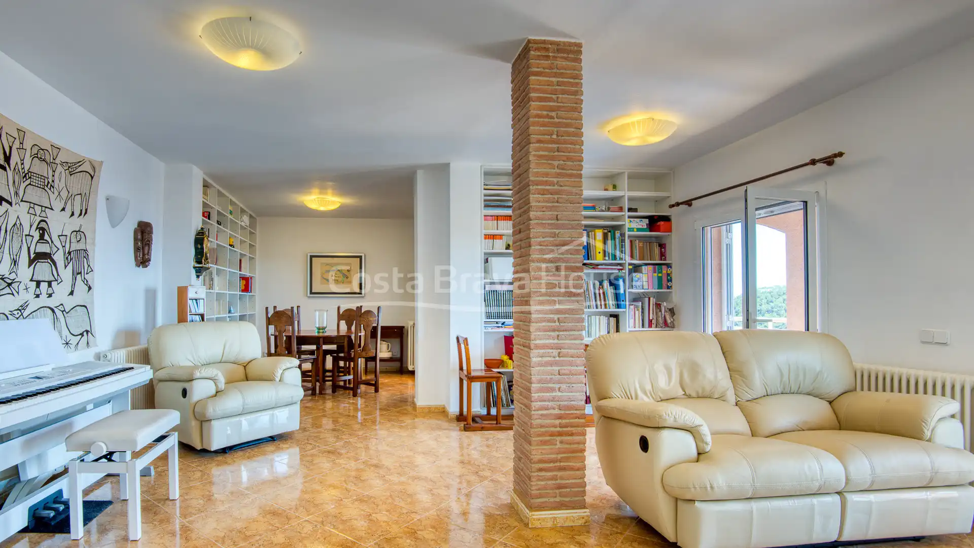 Sala d'estar de Casa o xalet en venda en Begur amb Calefacció, Jardí privat i Terrassa