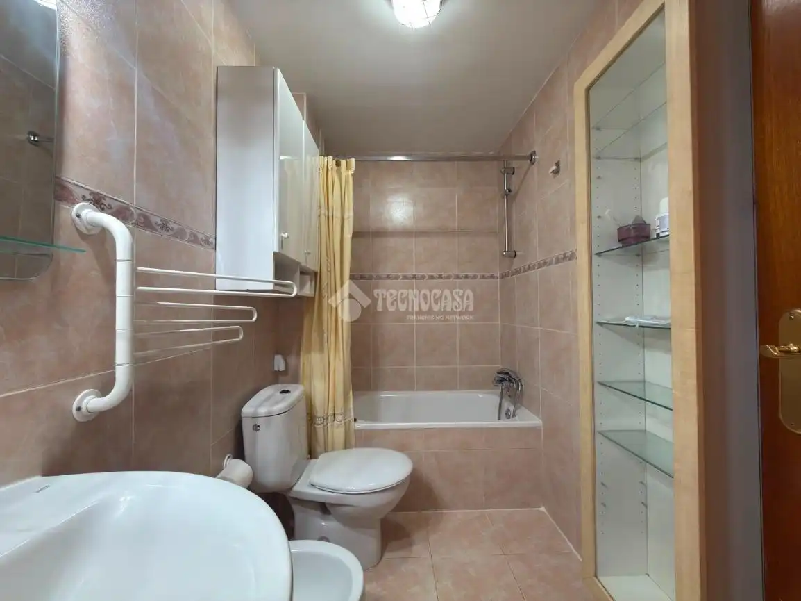 Baño de Piso de alquiler en Madrid con Aire acondicionado, Calefacción y Terraza