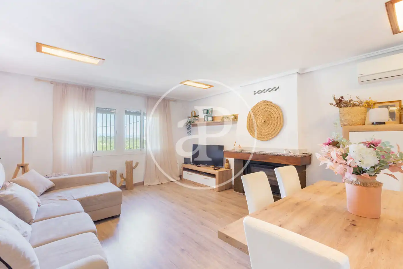 Living room of Houses for sale in Chiva  with Air Conditioner, Heating and Private garden