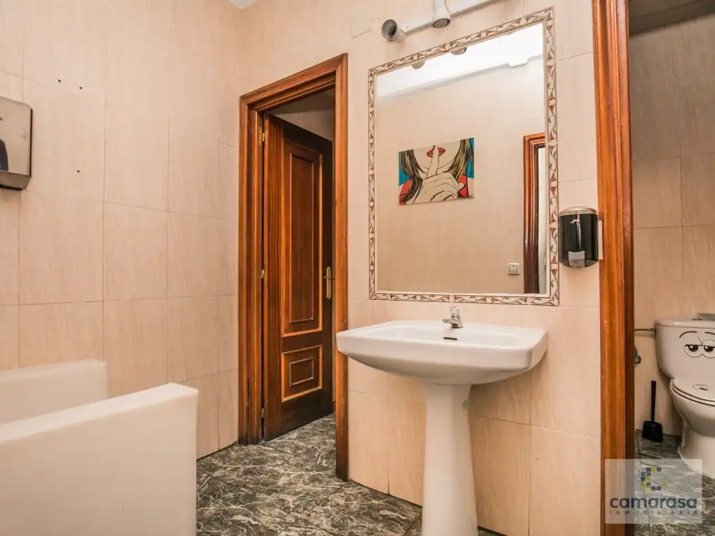 Badezimmer von Geschaftsraum zum Verkauf in Ávila