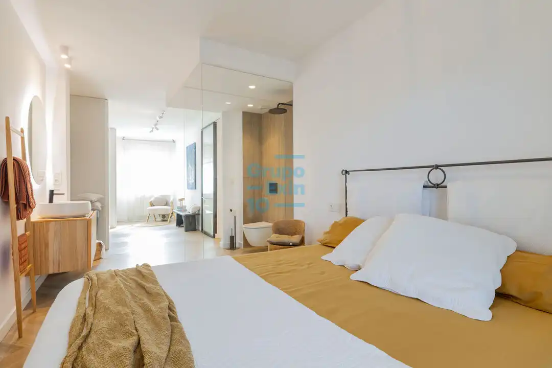 Habitación de Piso en venta en Donostia - San Sebastián  con Calefacción, Terraza y Trastero