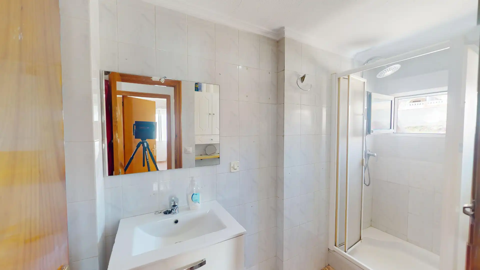 Badezimmer von Wohnung zum Verkauf in Elche / Elx mit Klimaanlage, Möbliert und Ofen