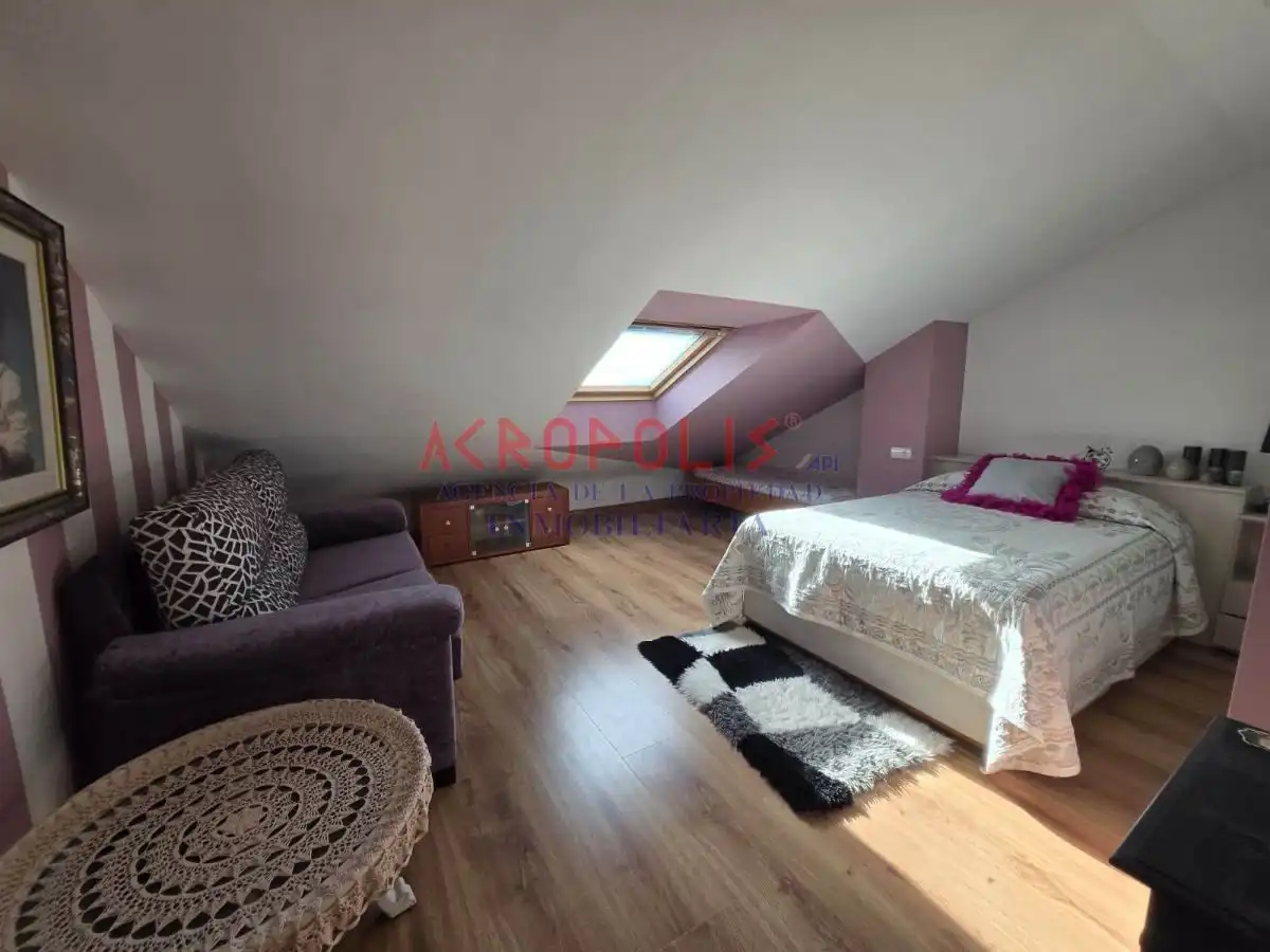 Bedroom of Houses for sale in Onzonilla  with Heating, Terrace and Storage room