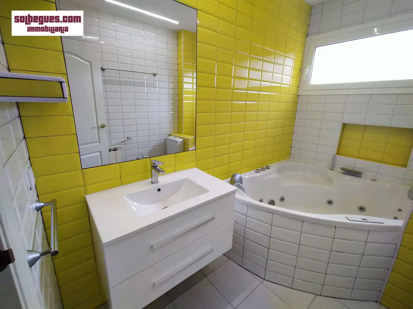 Baño de Casa adosada en venta en Begues con Calefacción, Jardín privado y Terraza