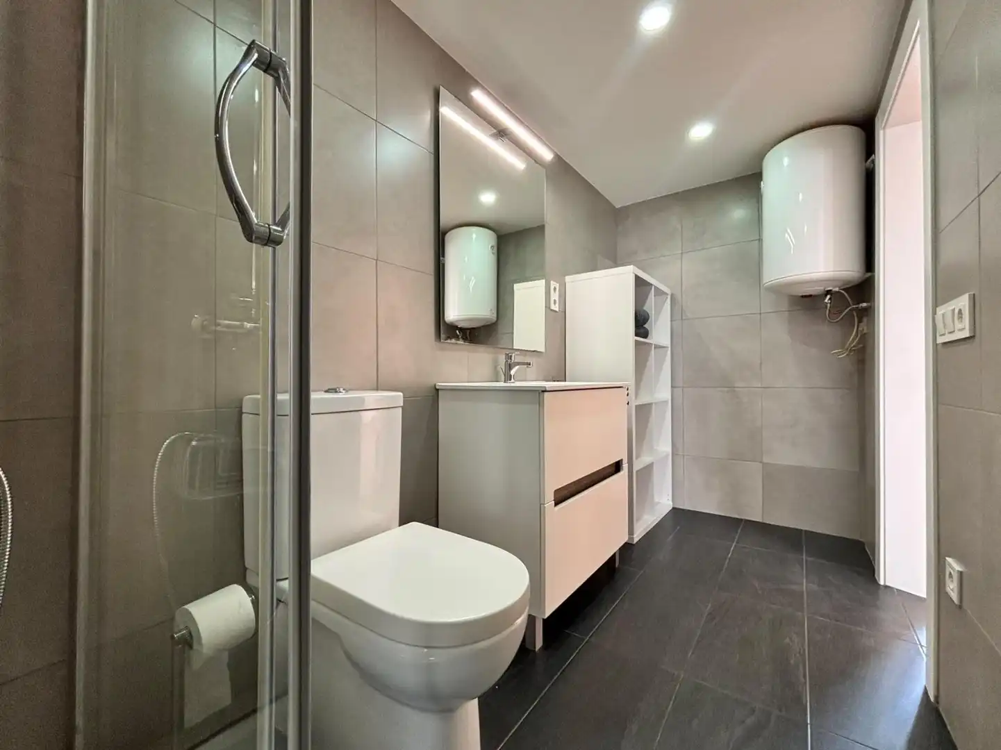 Bathroom of Attic for sale in L'Hospitalet de Llobregat  with Heating, Parquet flooring and Terrace