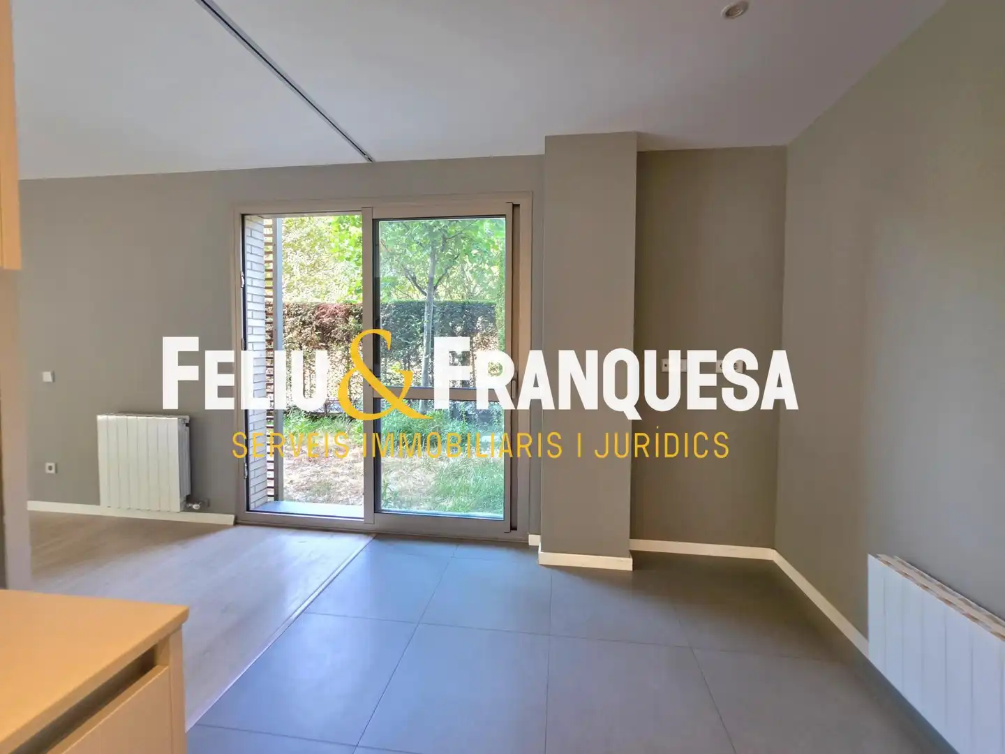 Vista exterior de Piso en venta en Sant Cugat del Vallès con Calefacción, Jardín privado y Terraza