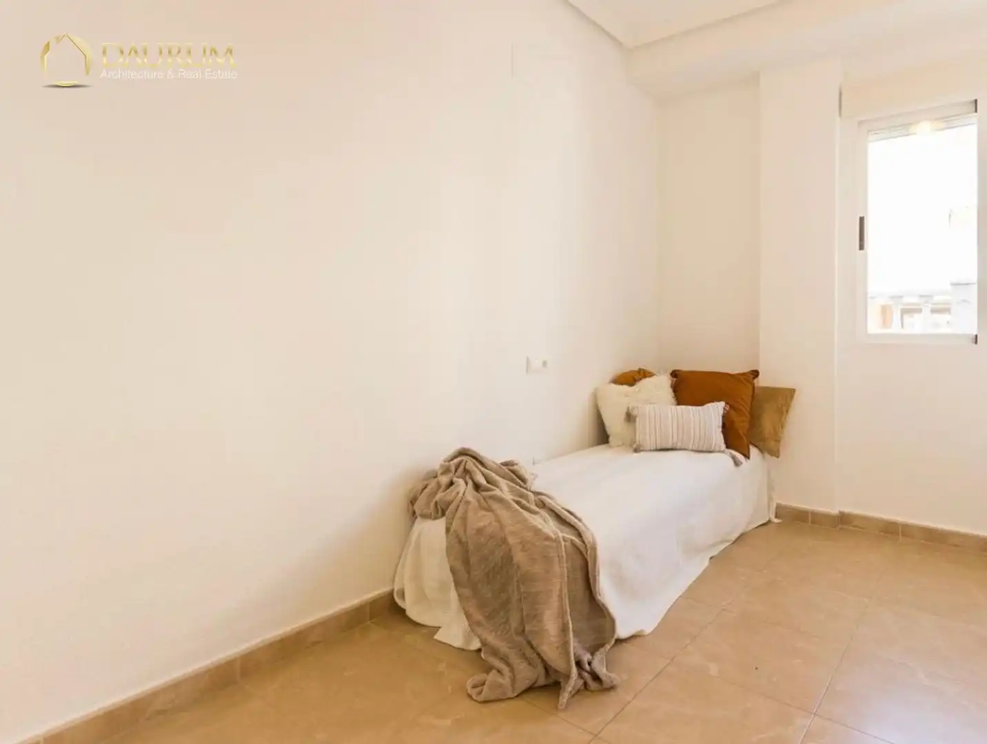 Schlafzimmer von Dachboden zum Verkauf in Santa Pola mit Klimaanlage, Heizung und Terrasse