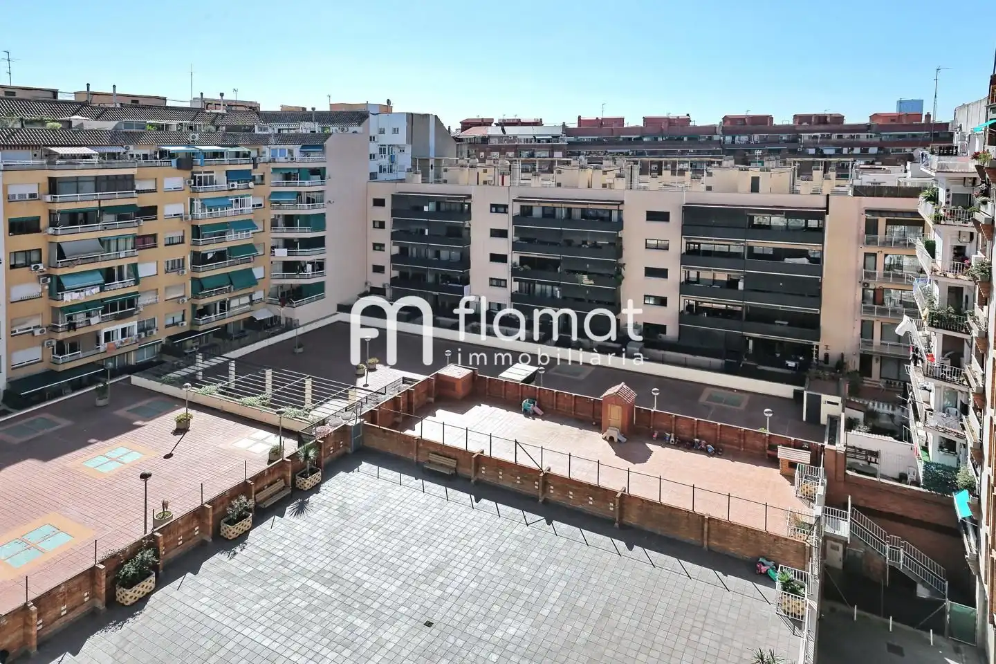 Außenansicht von Wohnung zum Verkauf in Barcelona