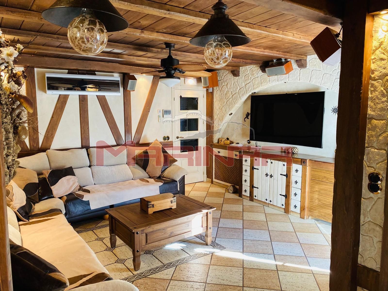 Living room of Single-family semi-detached for sale in Parla  with Air Conditioner, Heating and Private garden