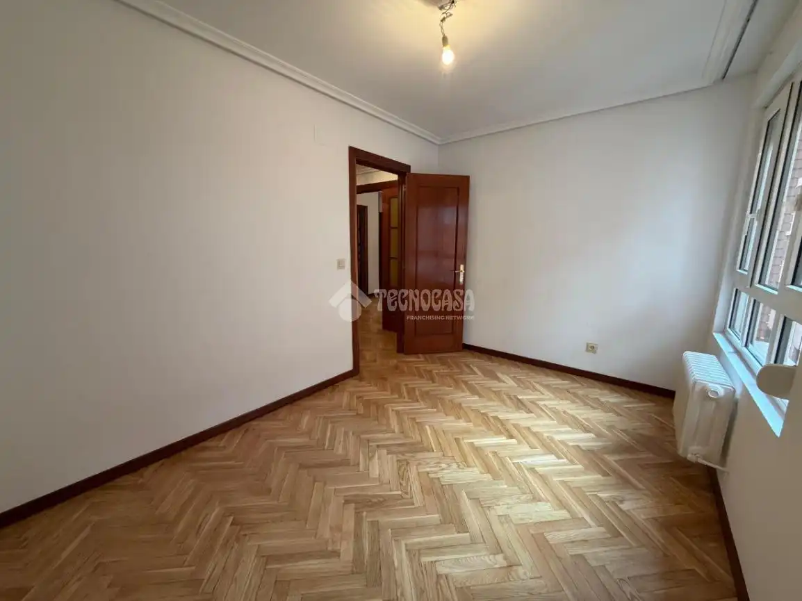 Dormitori de Pis en venda en Palencia amb Calefacció i Parquet