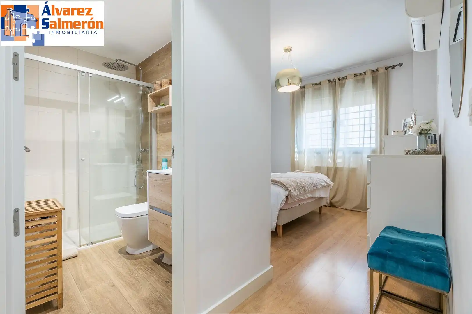 Schlafzimmer von Einfamilien-Reihenhaus zum Verkauf in Granada mit Privatgarten und Balkon