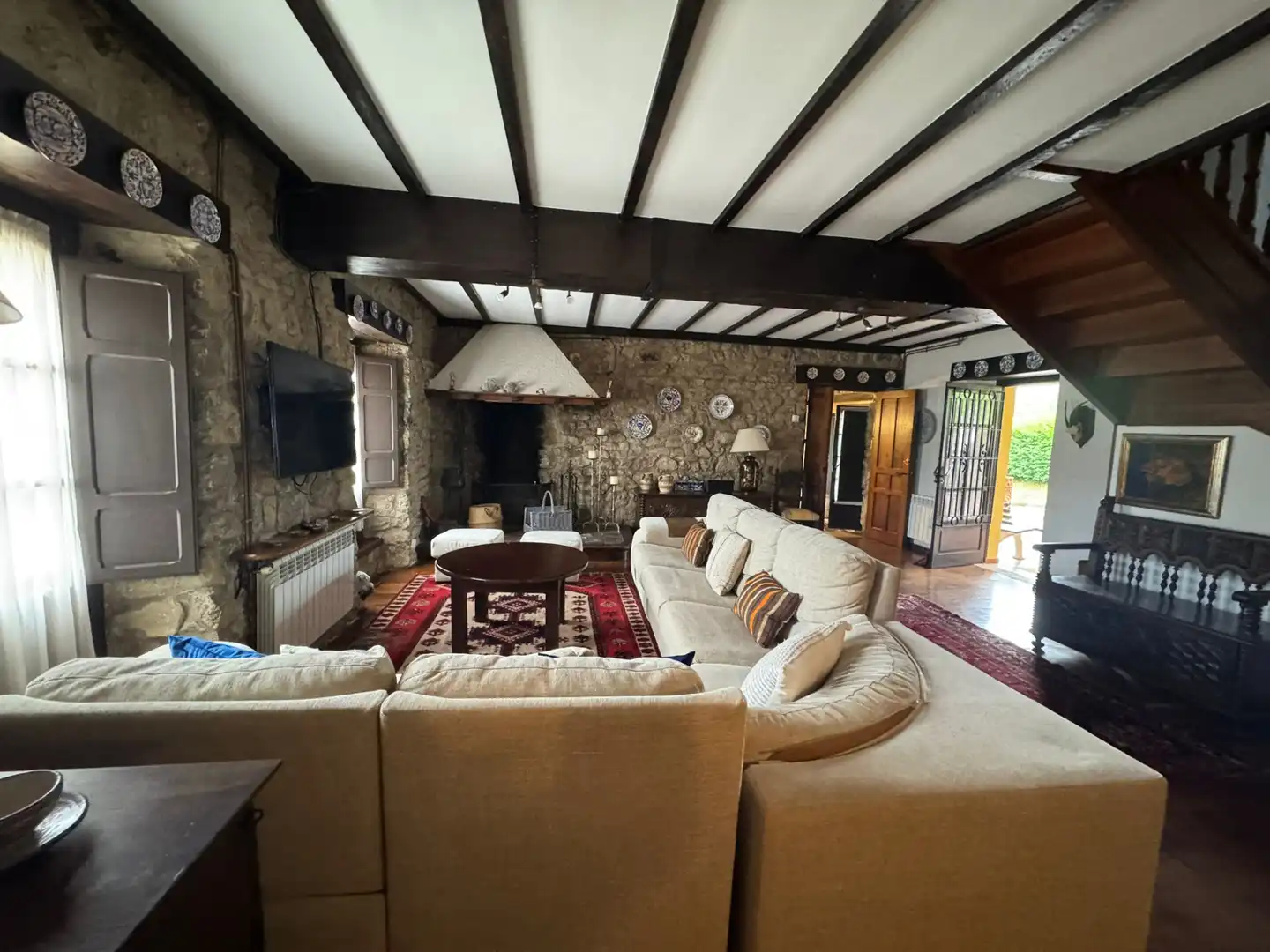 Sala d'estar de Casa adosada en venda en Llanes amb Calefacció, Jardí privat i Parquet