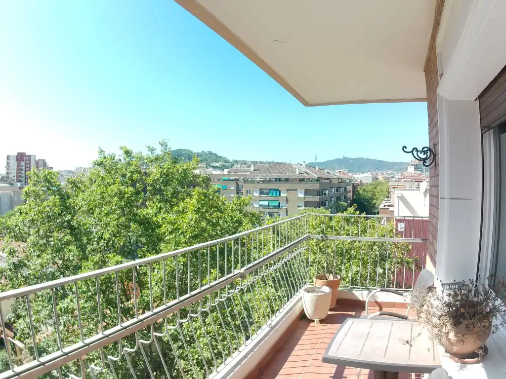 Terraza de Piso en venta en Nou Barris