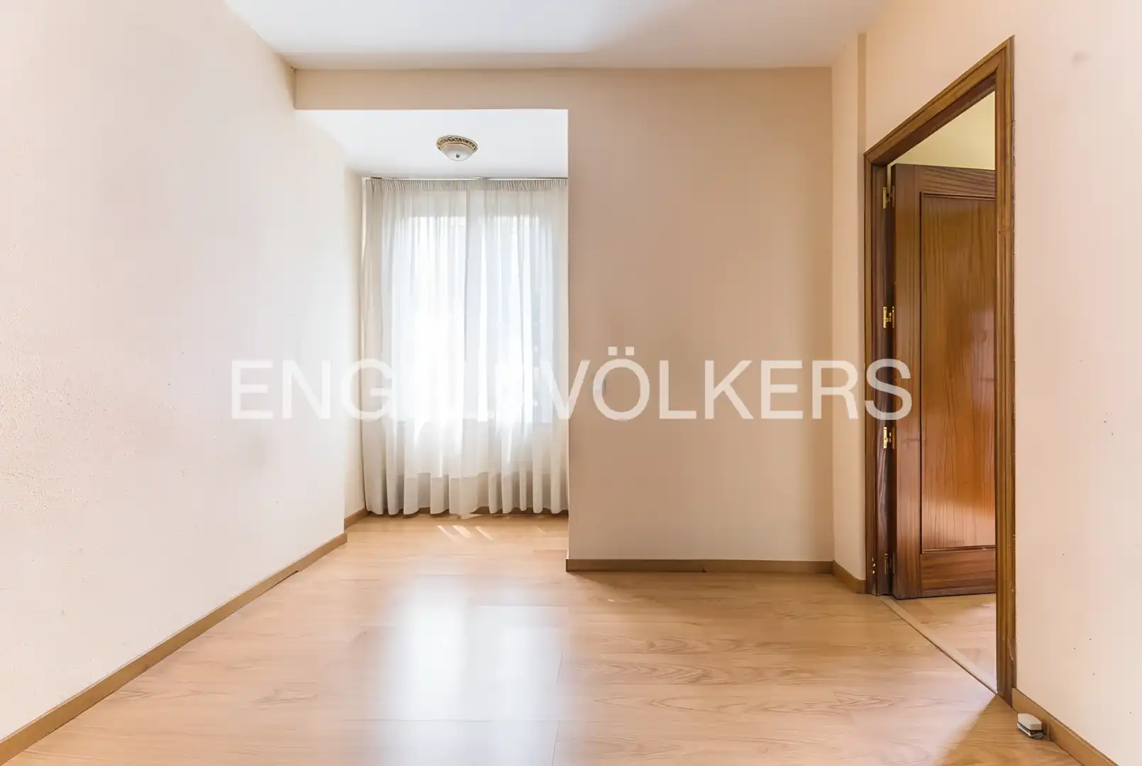 Flat with terrace for sale in Calle Alcalá, imagen 2