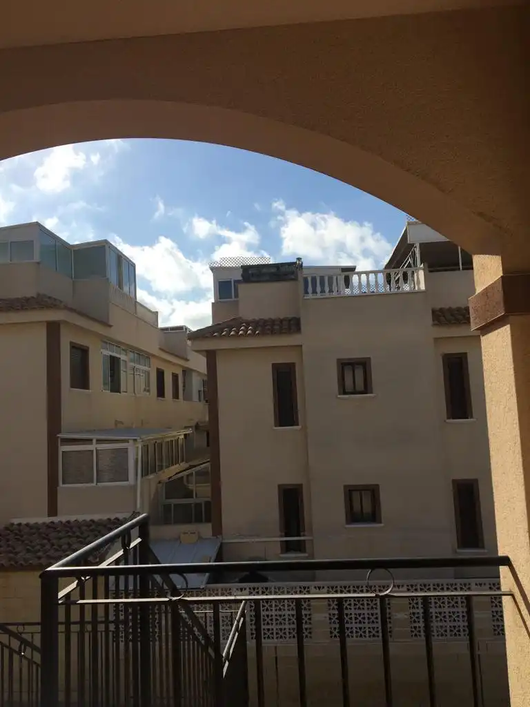 Terrasse von Dachboden zur Miete in Torrevieja mit Terrasse, Möbliert und Ofen
