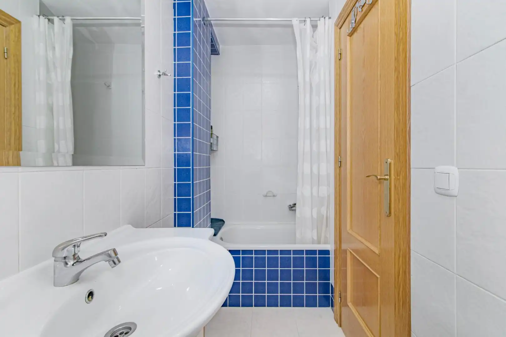 Baño de Casa adosada en venta en Cájar con Aire acondicionado, Calefacción y Terraza