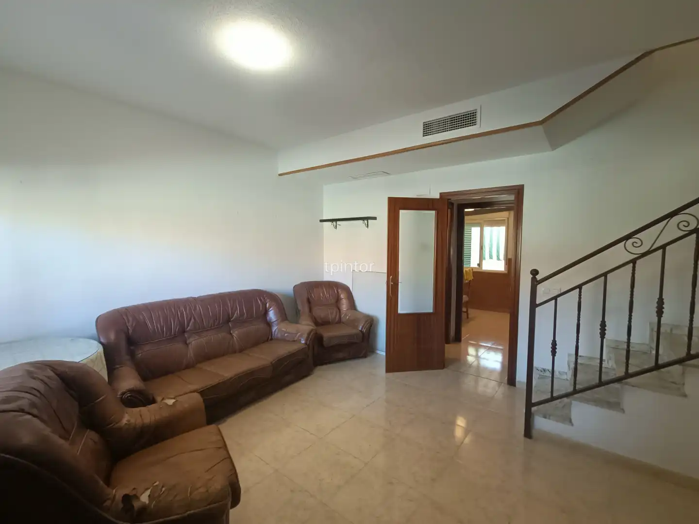 Living room of Detached homes for rent in Cáceres  with Oven, Washing machine and Microwave