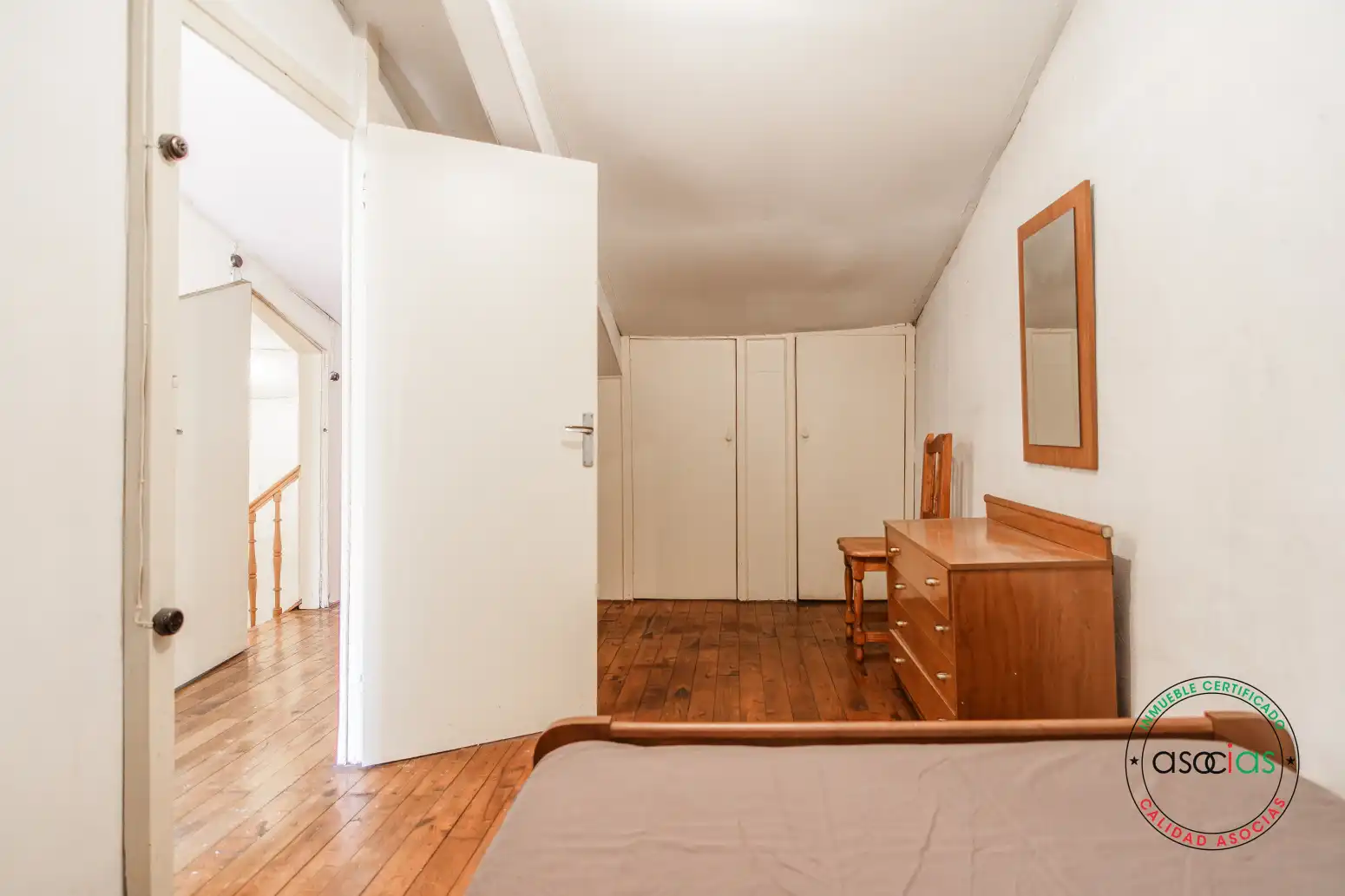 Habitación de Casa o chalet en venta en Las Regueras   con Calefacción y Jardín privado