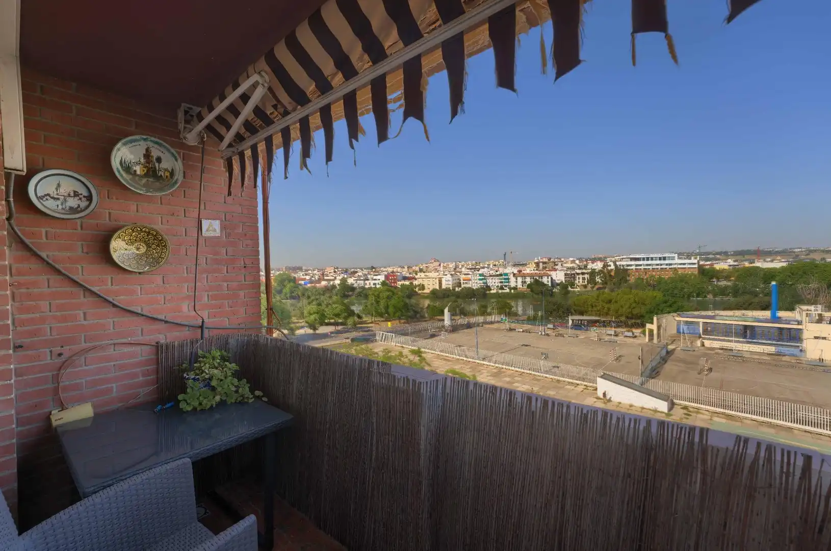 Terrasse von Wohnung zum Verkauf in Sevilla mit Klimaanlage, Heizung und Abstellraum