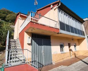 Vista exterior de Casa o xalet en venda en San Martín del Rey Aurelio amb Terrassa i Forn