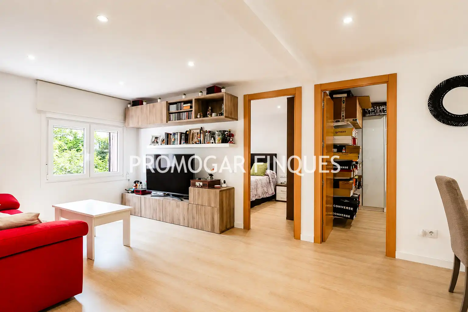 Living room of Flat for sale in Ripollet  with Parquet flooring, Terrace and Oven