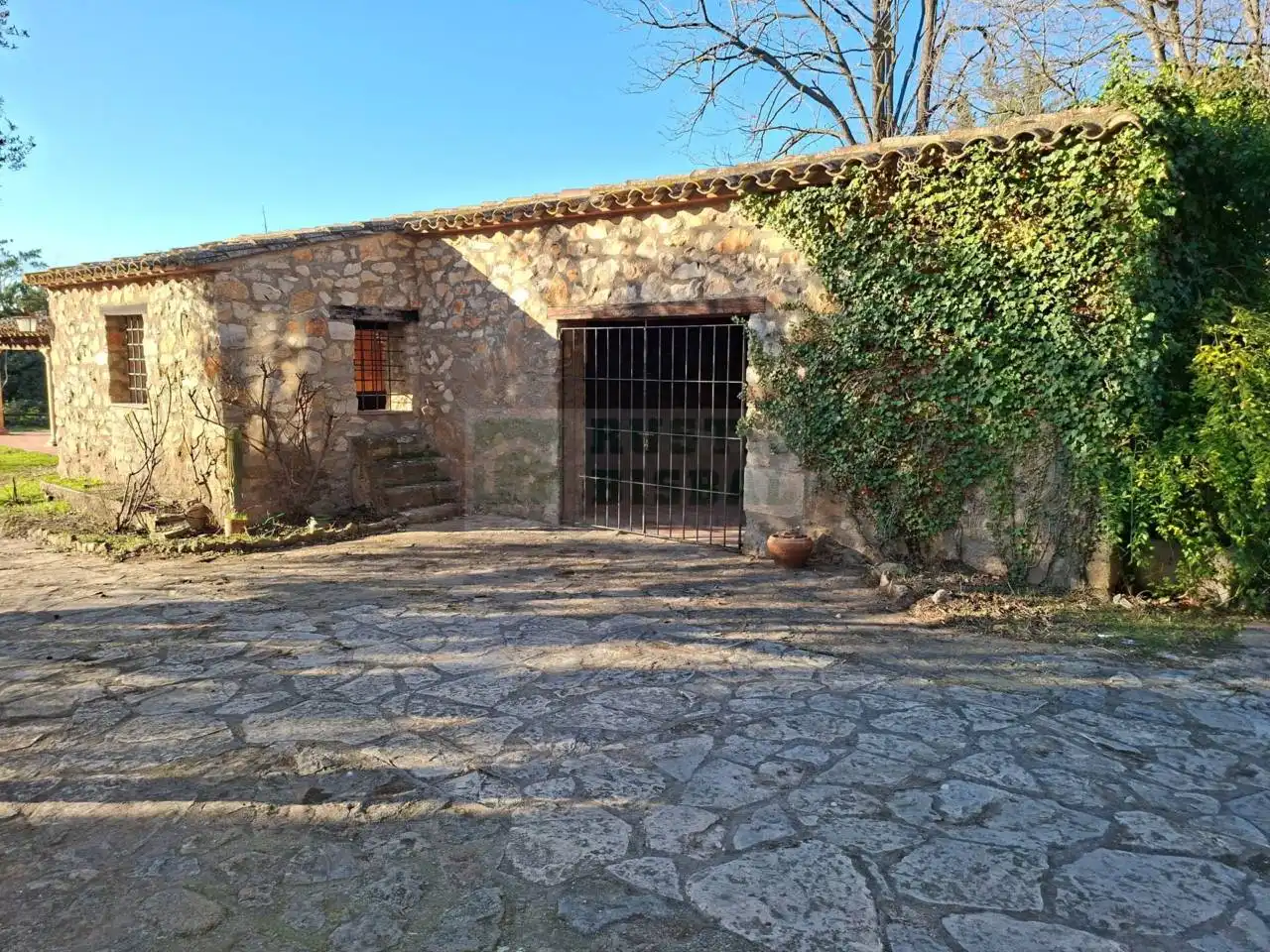 Finca rústica en venta en Sant Joan de Mollet con Calefacción, Jardín privado y Terraza