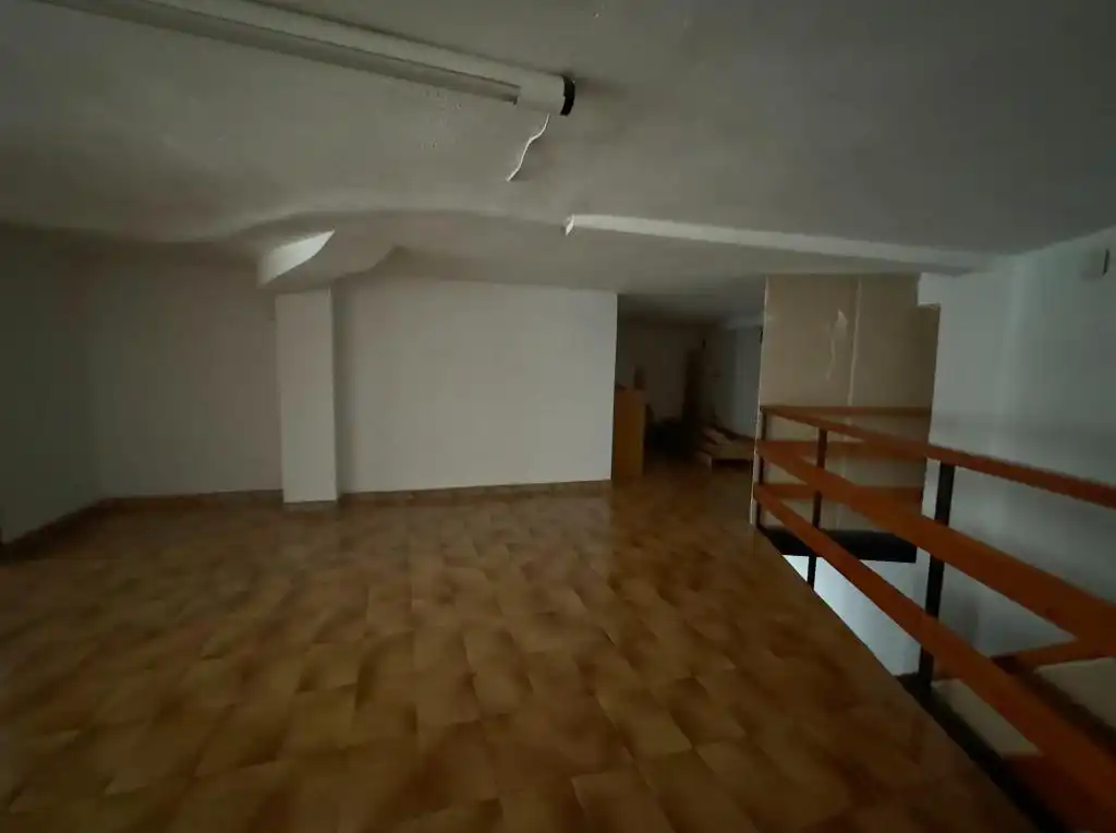 Commercial properties for rent in Calle La Paz, Los Corrales de Buelna