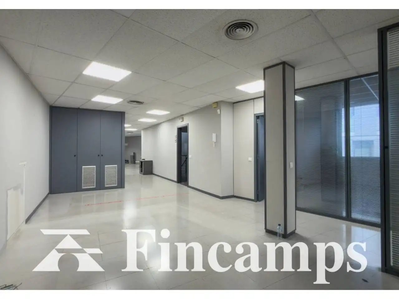 Büro zur Miete in Sabadell mit Klimaanlage, Heizung und Alarm