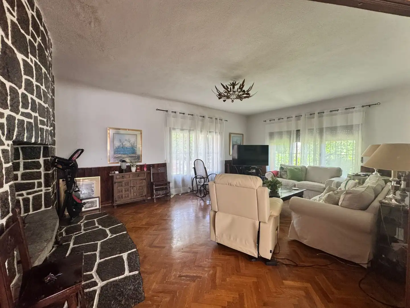 Sala de estar de Casa o chalet en venta en Robledo de Chavela con Calefacción, Jardín privado y Terraza