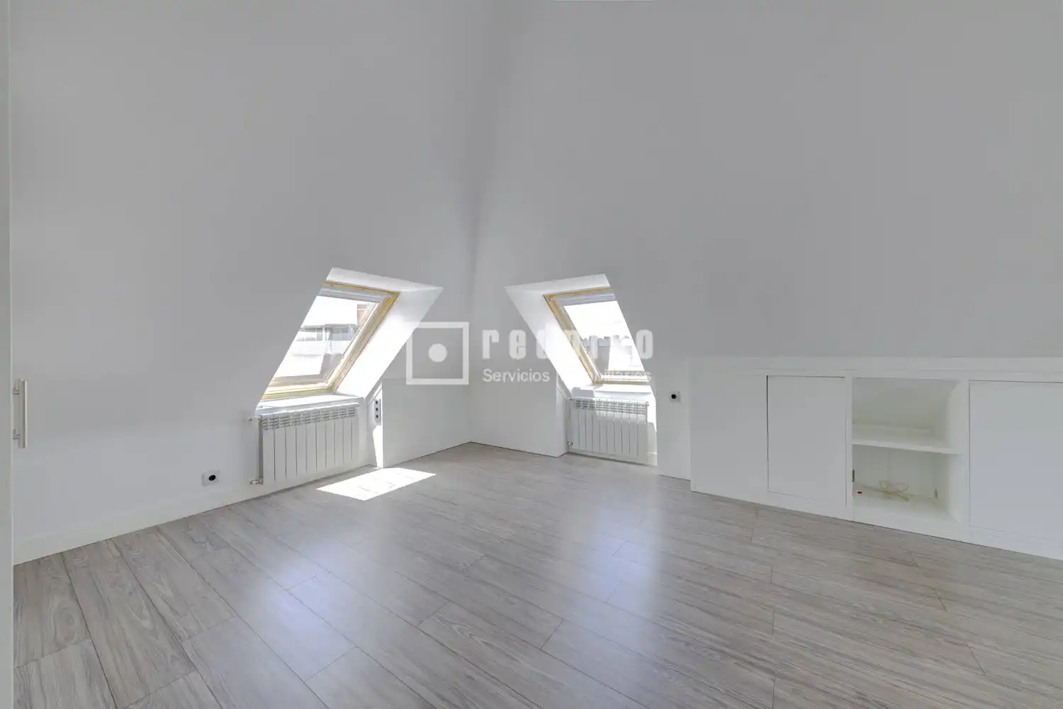 Habitación de Ático en venta en Pozuelo de Alarcón con Calefacción, Jardín privado y Terraza