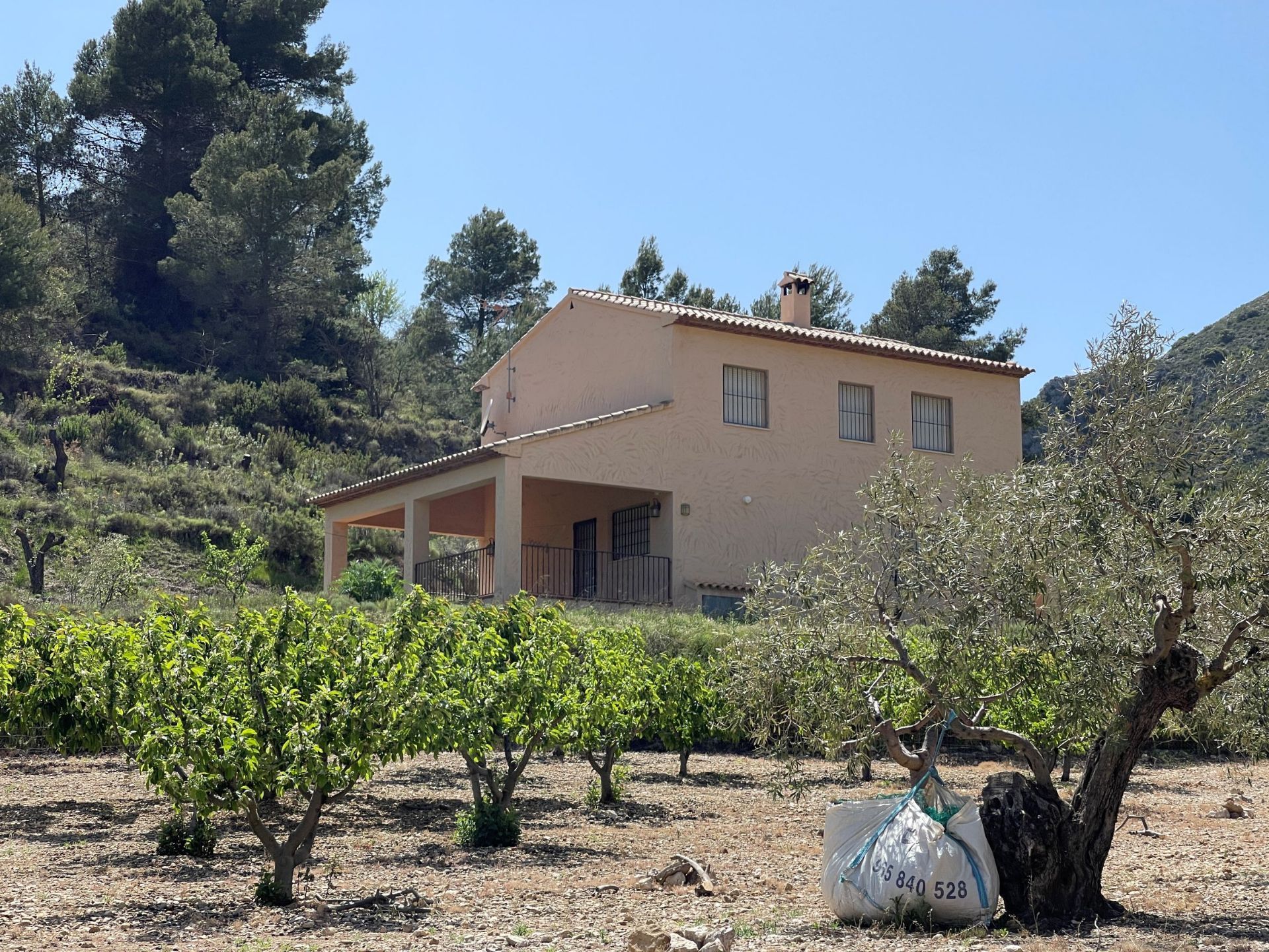 Vista exterior de Casa o xalet en venda en Confrides amb Calefacció, Terrassa i Traster