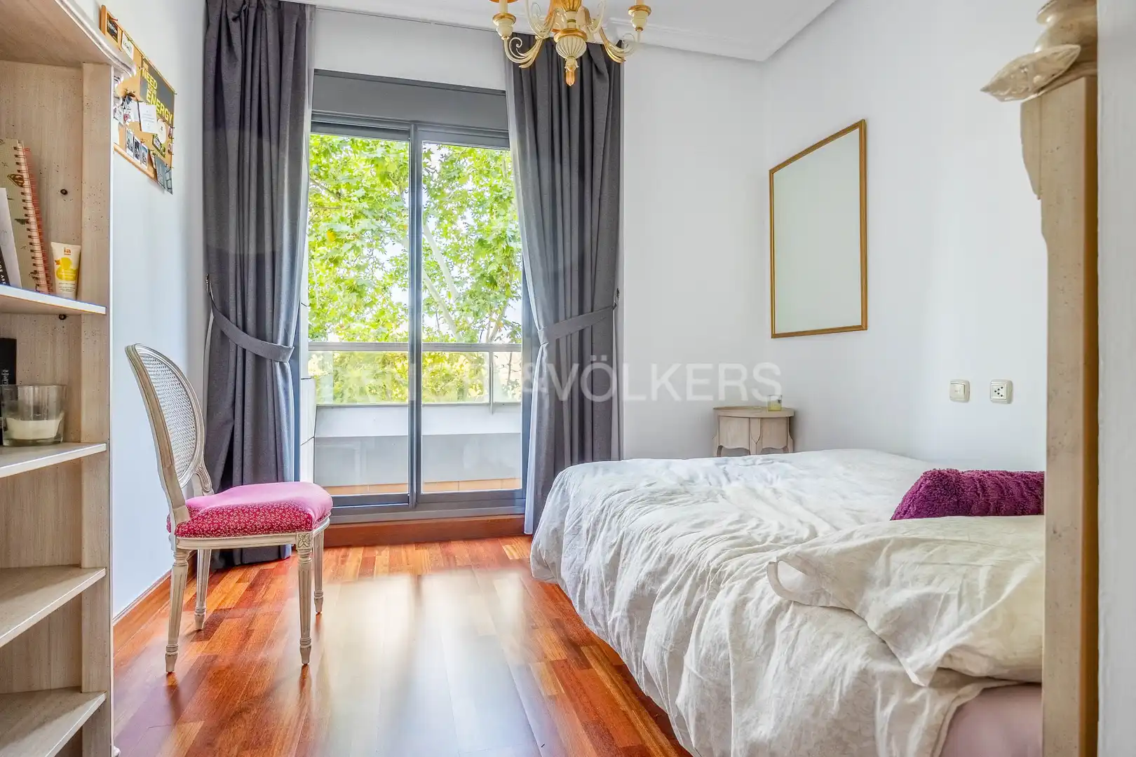 Bedroom of Flat for sale in Sevilla  with Air Conditioner, Heating and Private garden