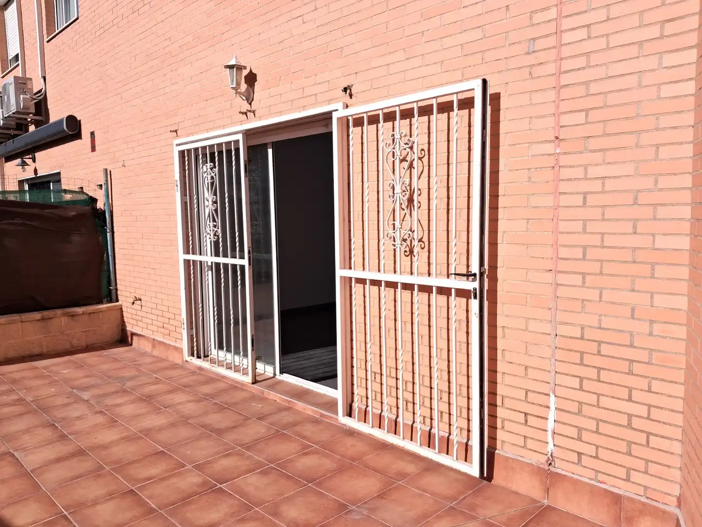 Casa adosada en venta en Osera de Ebro con Calefacción, Parquet y Terraza