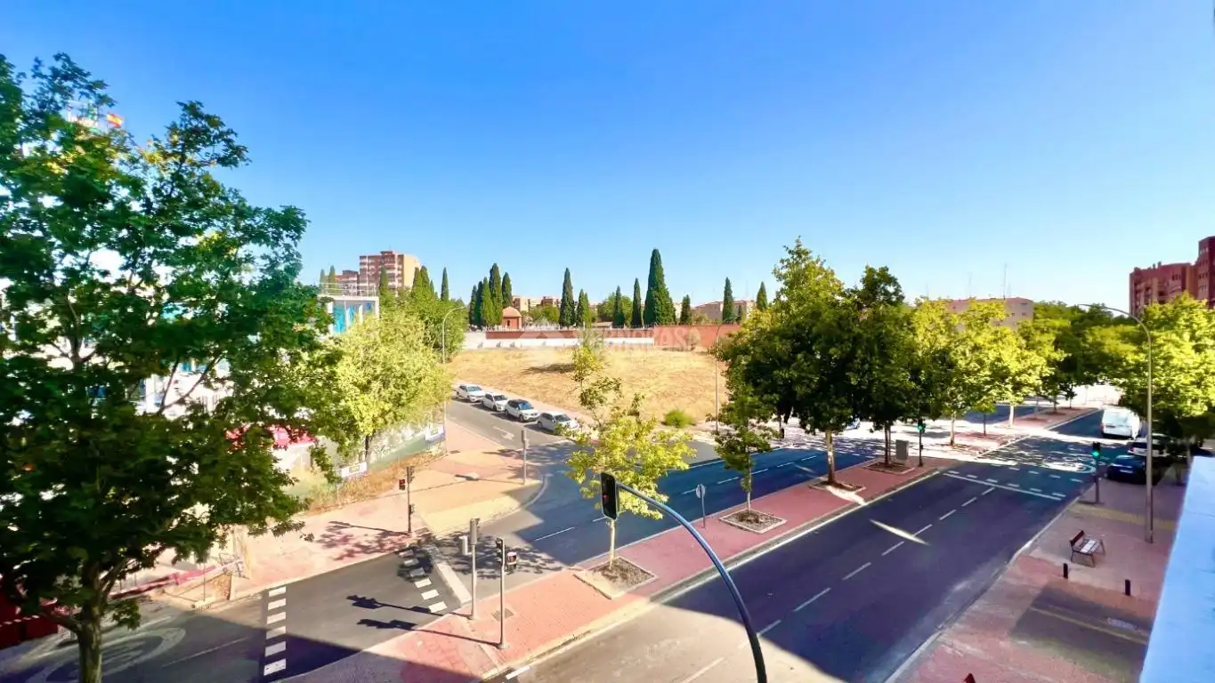 Exterior view of Flat for sale in Madrid  with Air Conditioner, Heating and Parquet flooring