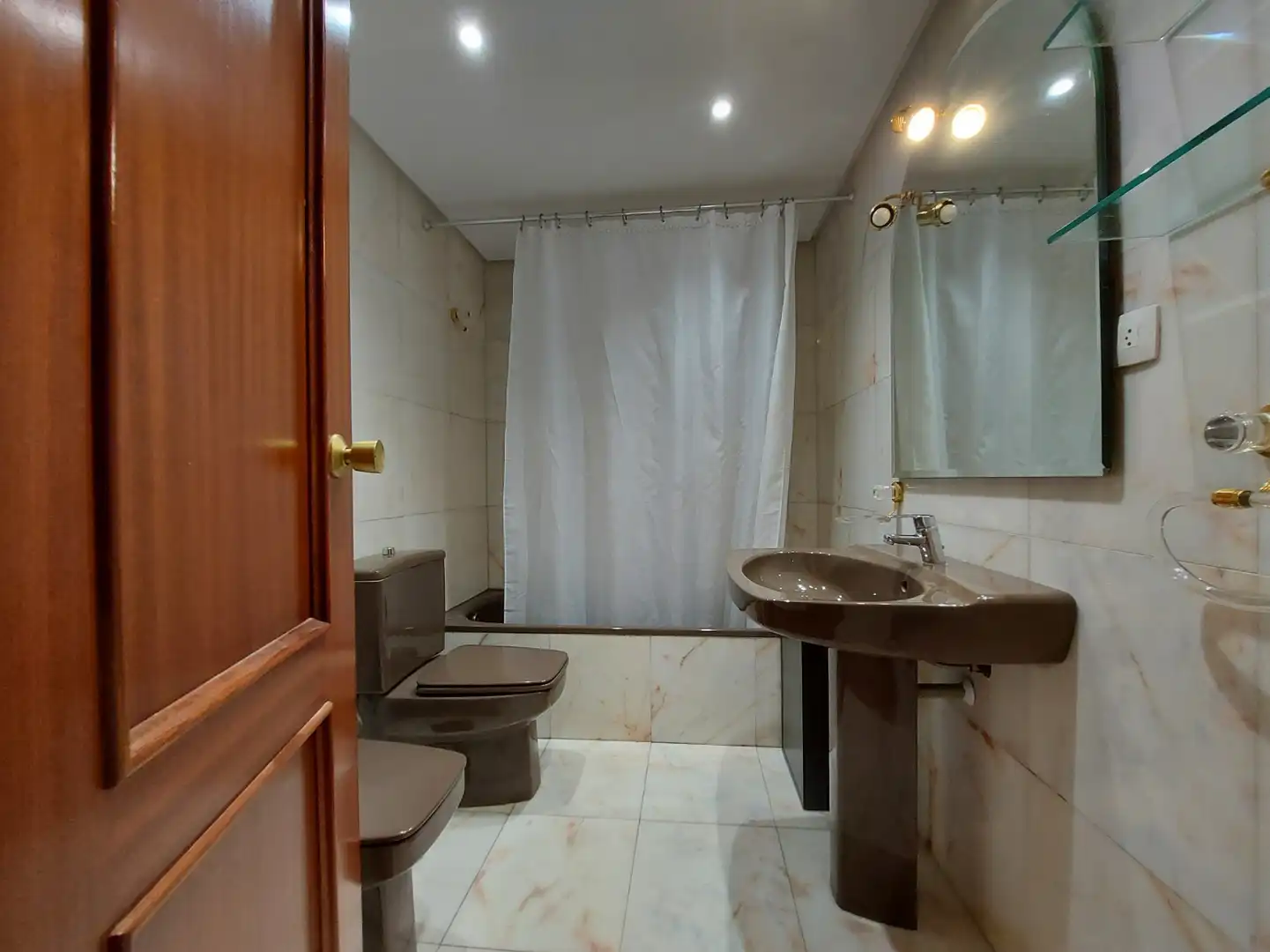 Baño de Piso de alquiler en  Logroño con Calefacción, Terraza y Trastero