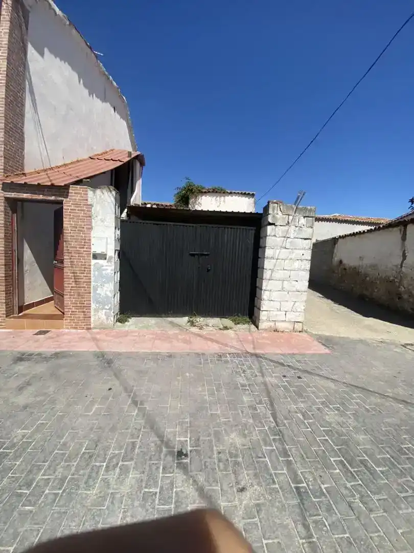 Vista exterior de Casa adosada en venda en Casatejada amb Aire condicionat