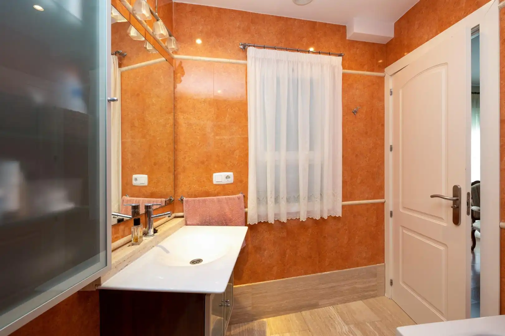 Bathroom of Detached homes for sale in Loja  with Air Conditioner, Heating and Parquet flooring
