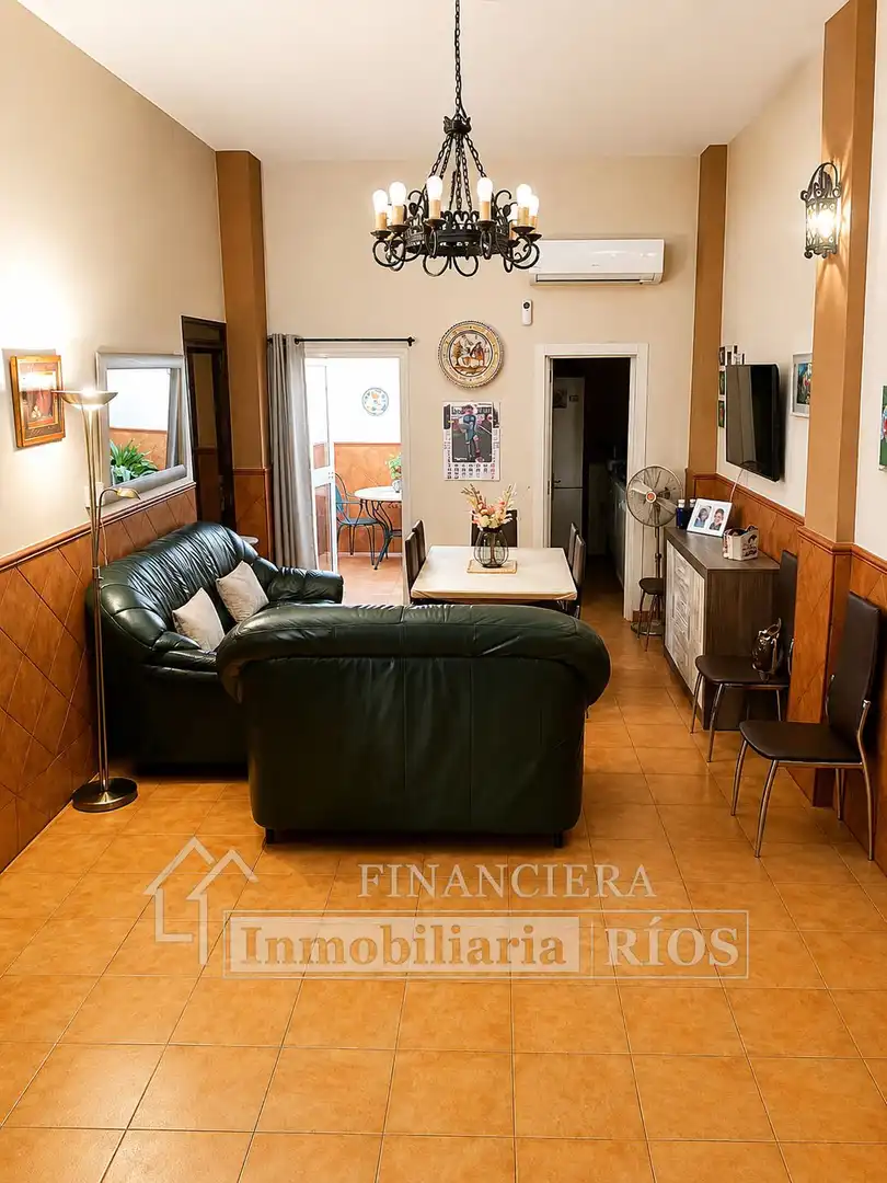 Sala d'estar de Casa o xalet en venda en Alcalá de Guadaira amb Aire condicionat