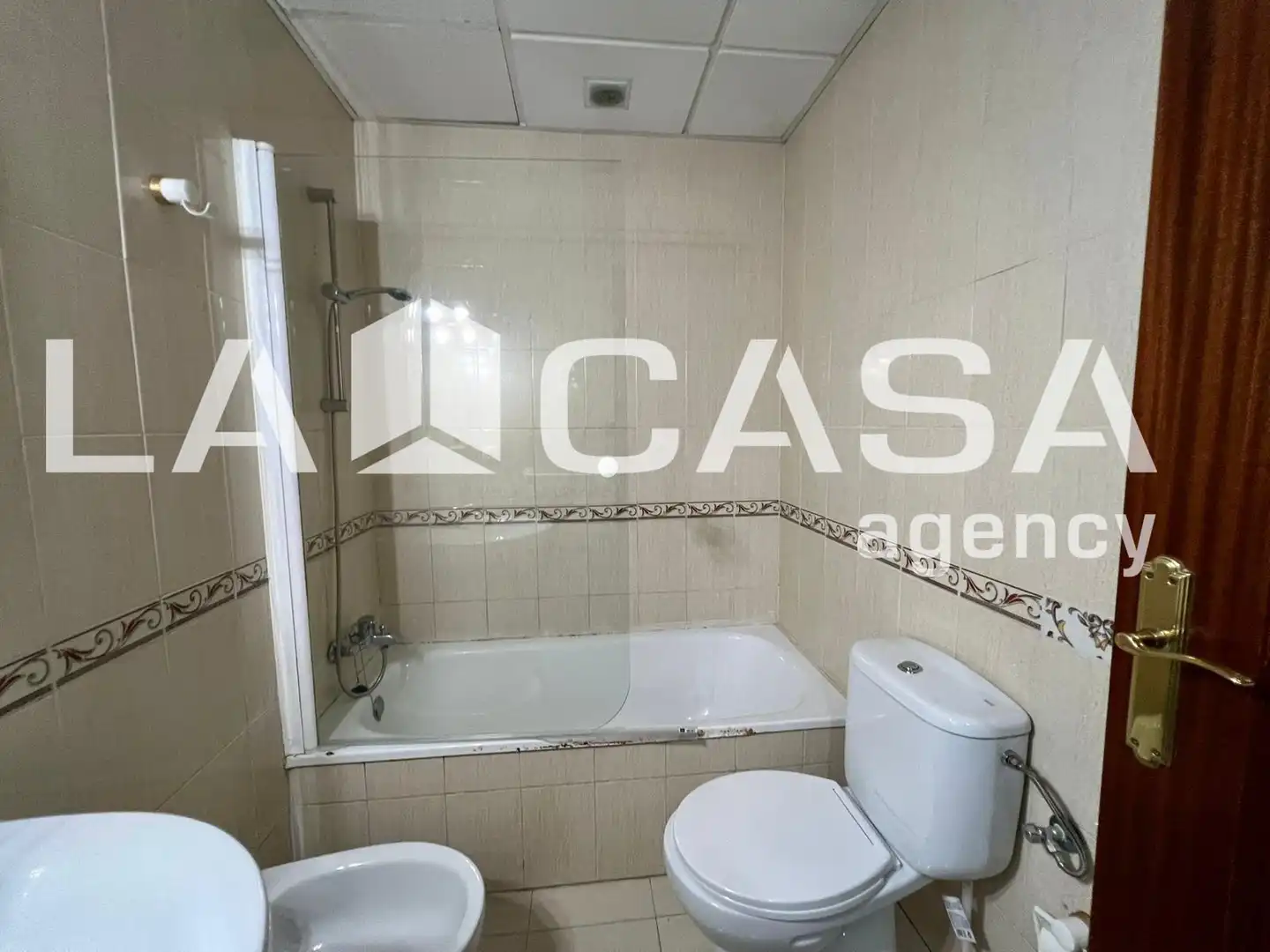 Flat for sale in Dos Hermanas  with Air Conditioner and Furnished