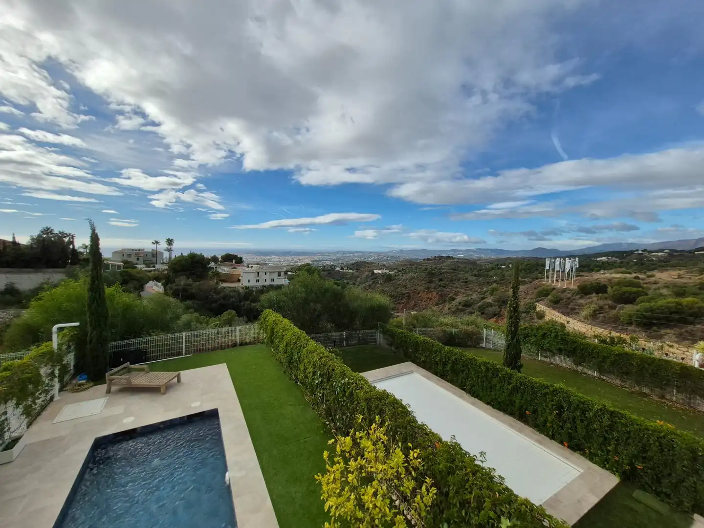 Außenansicht von Wohnung zur Miete in Mijas mit Klimaanlage, Privatgarten und Terrasse