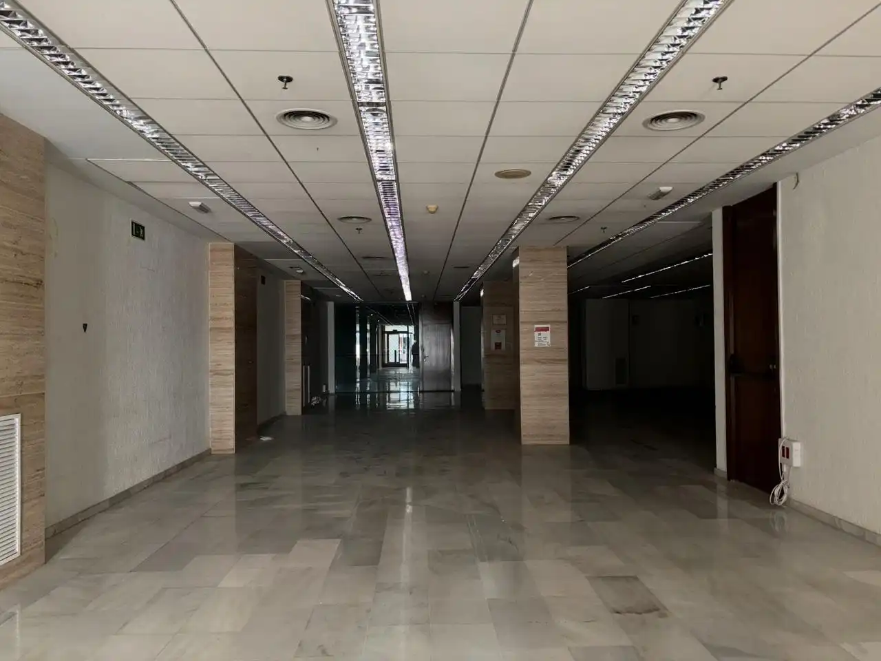 Local comercial en venda a España 13, imagen 5