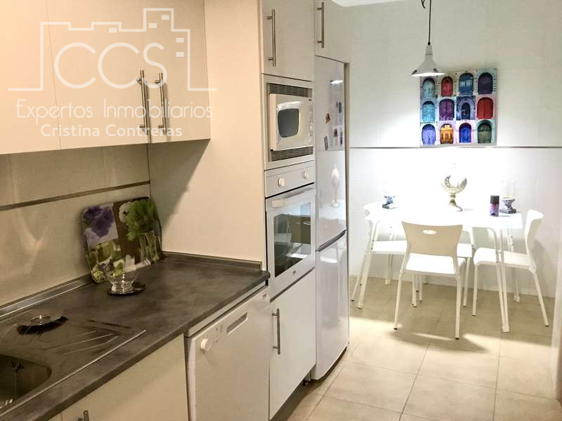 Kitchen of Attic to rent in  Sevilla Capital  with Air Conditioner, Heating and Terrace