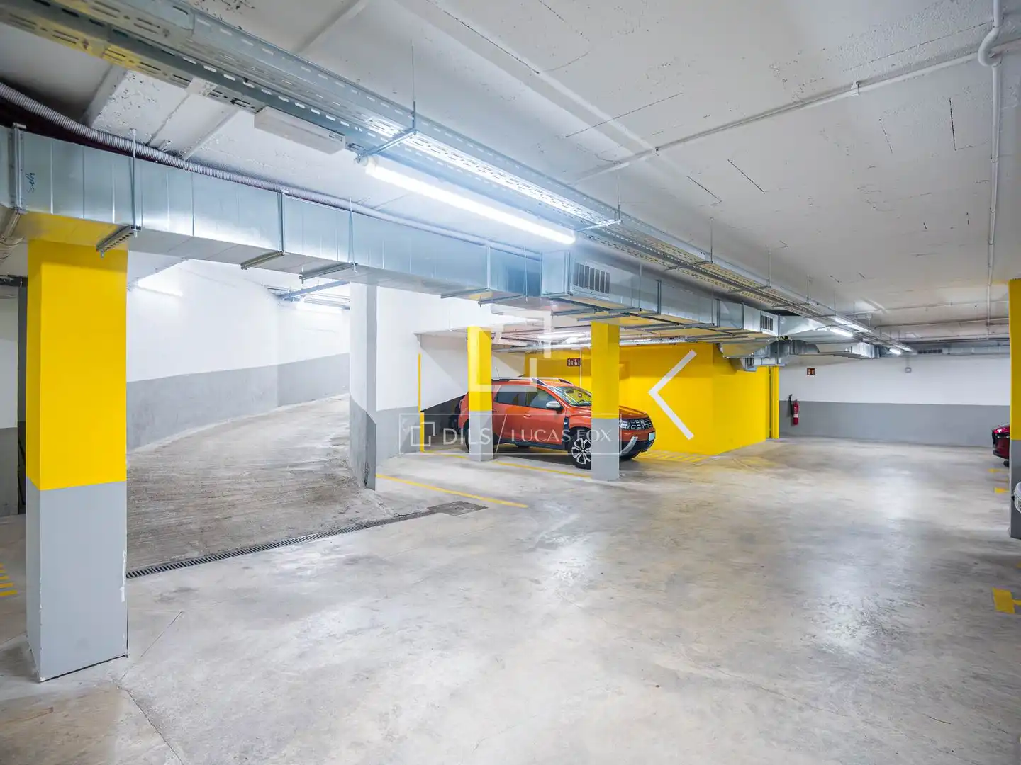 Parkplatz von Wohnung zum Verkauf in Sant Cugat del Vallès mit Klimaanlage, Heizung und Terrasse